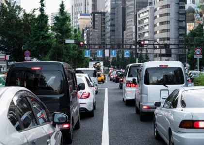 Büyük ve Küçük Trafik İhlalleri: Ticari Kamyon Sigortası ve Sürücü Uygunluğu için Kapsamlı Rehber